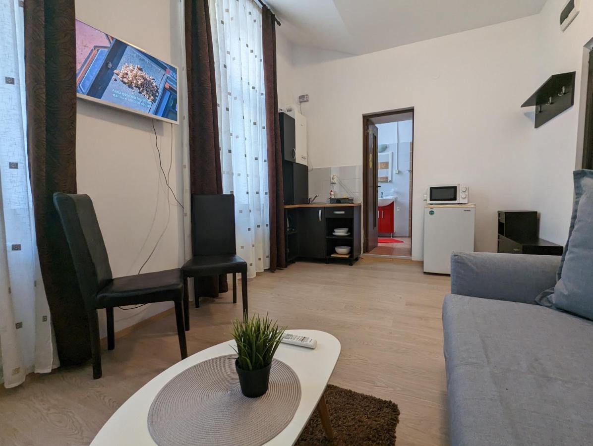 Key Apartments In Main Square Brasov Exterior photo